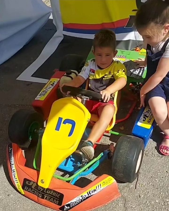 НАГРАЂЕНИ НАЈУСПЕШНИЈИ И НАЈМЛАЂИ КАРТИНГ ВОЗАЧИ У ВОЈВОДИНИ: Академија ...